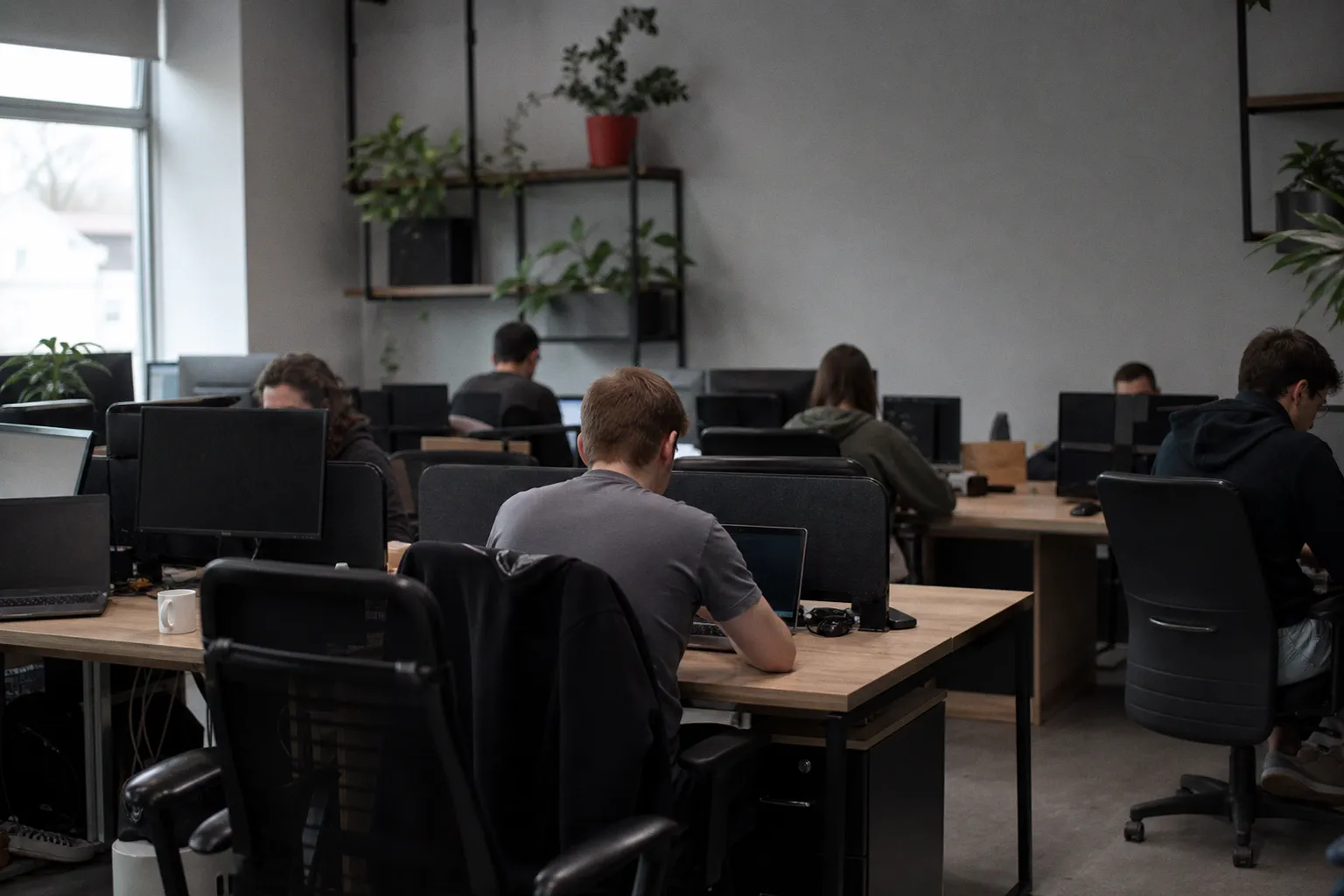 Почему нельзя хранить код только на GitHub: риски и выводы