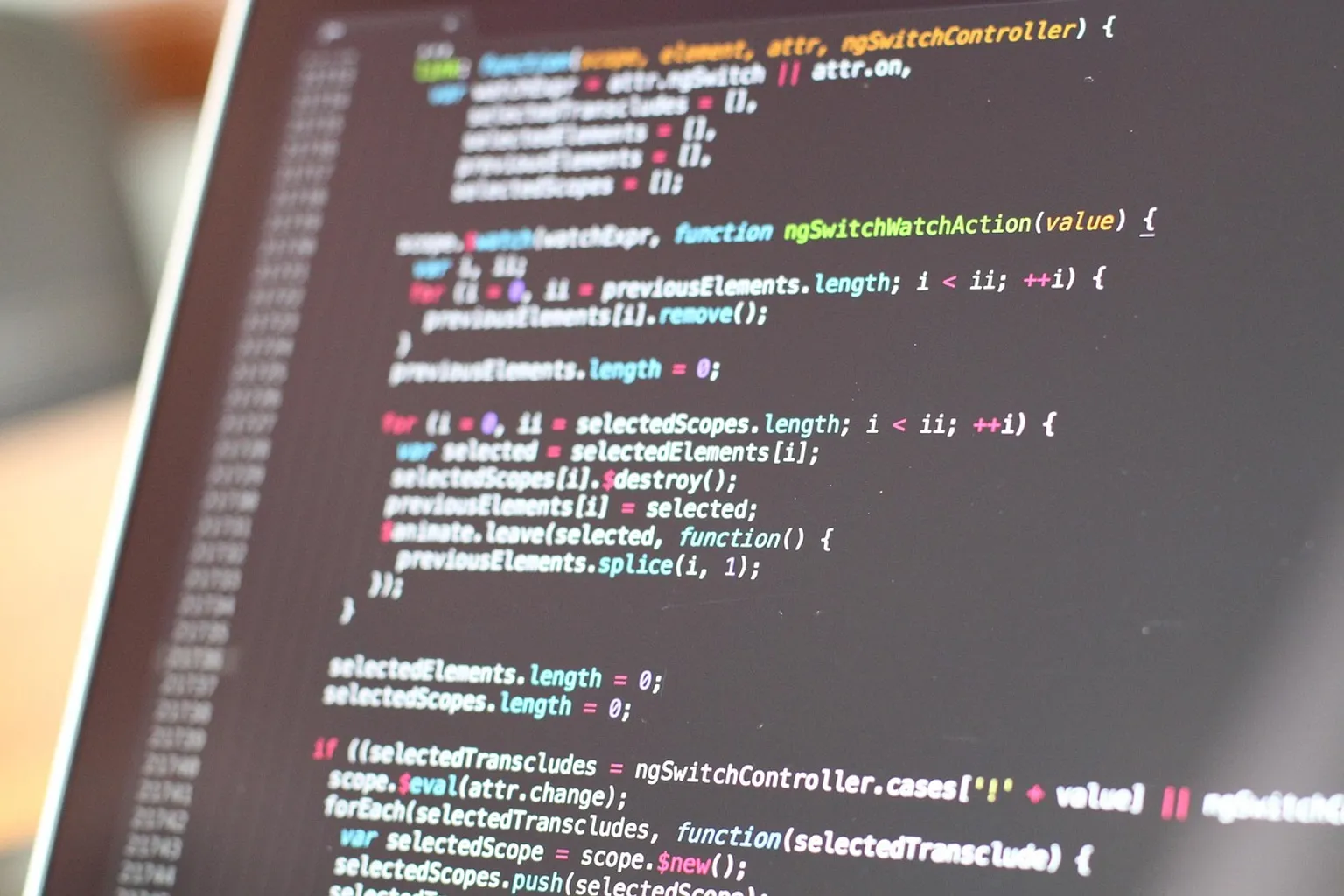 Стоит ли оформить подписку Claude Pro для разработки на Python